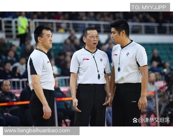 上海男篮主教练带队冲击新赛季目标全力以赴迎接挑战