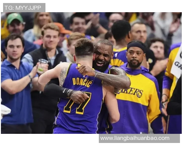 湖人对阵活塞2020赛季精彩回顾与精彩瞬间分析